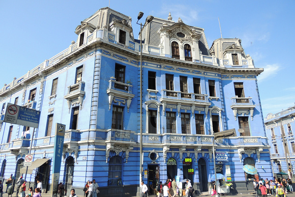 Blue Colonial in Plaza de Mayor